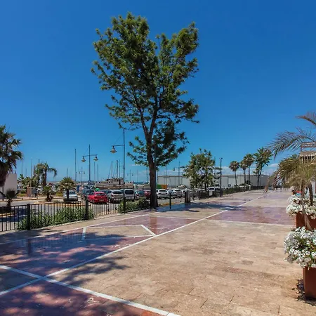 Guest house In Guest - Private In The Fishing Port Of